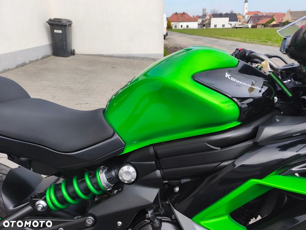 Kawasaki ER - 22