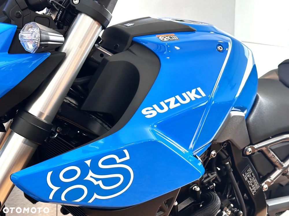 Suzuki GSX - 10