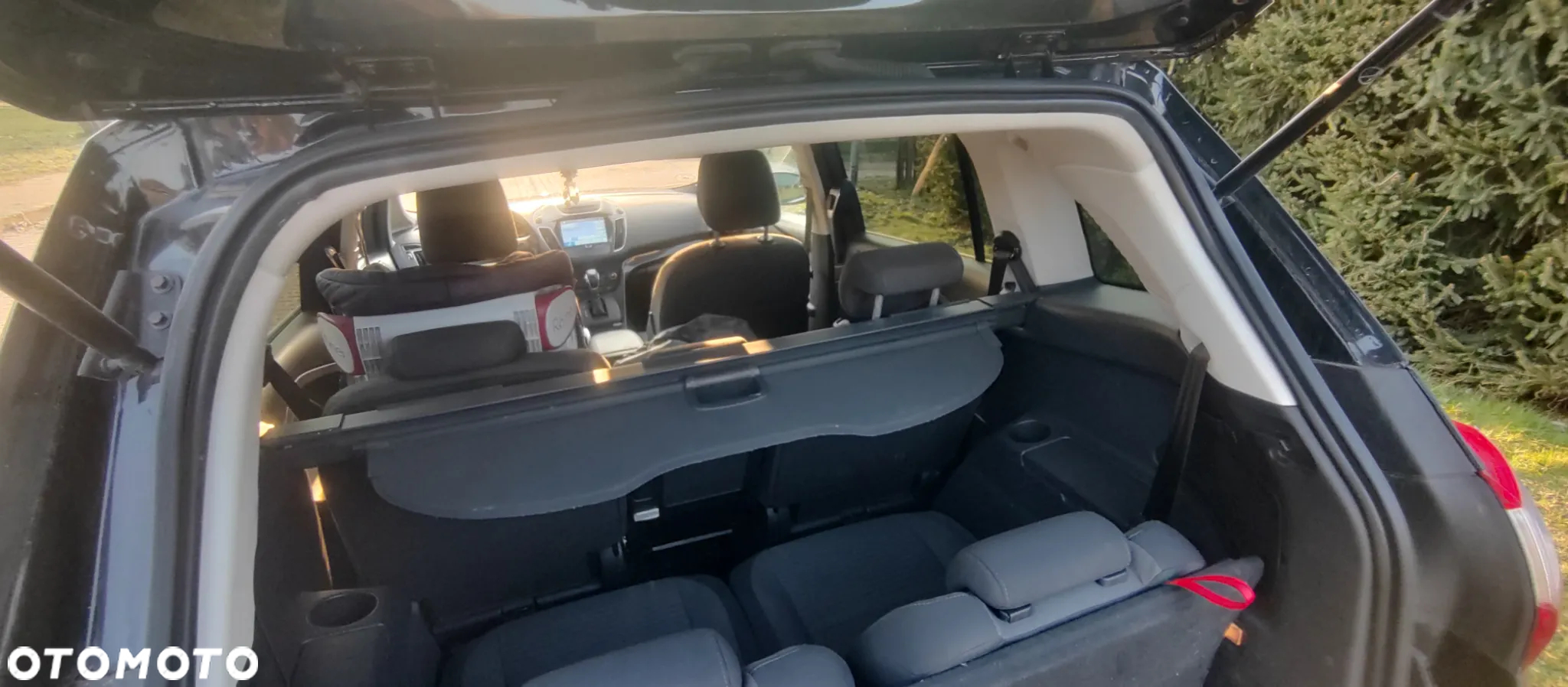 Ford Grand C-MAX - 16
