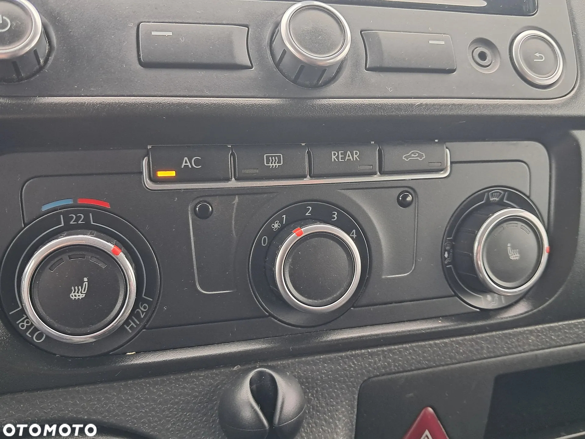 Volkswagen Multivan - 17
