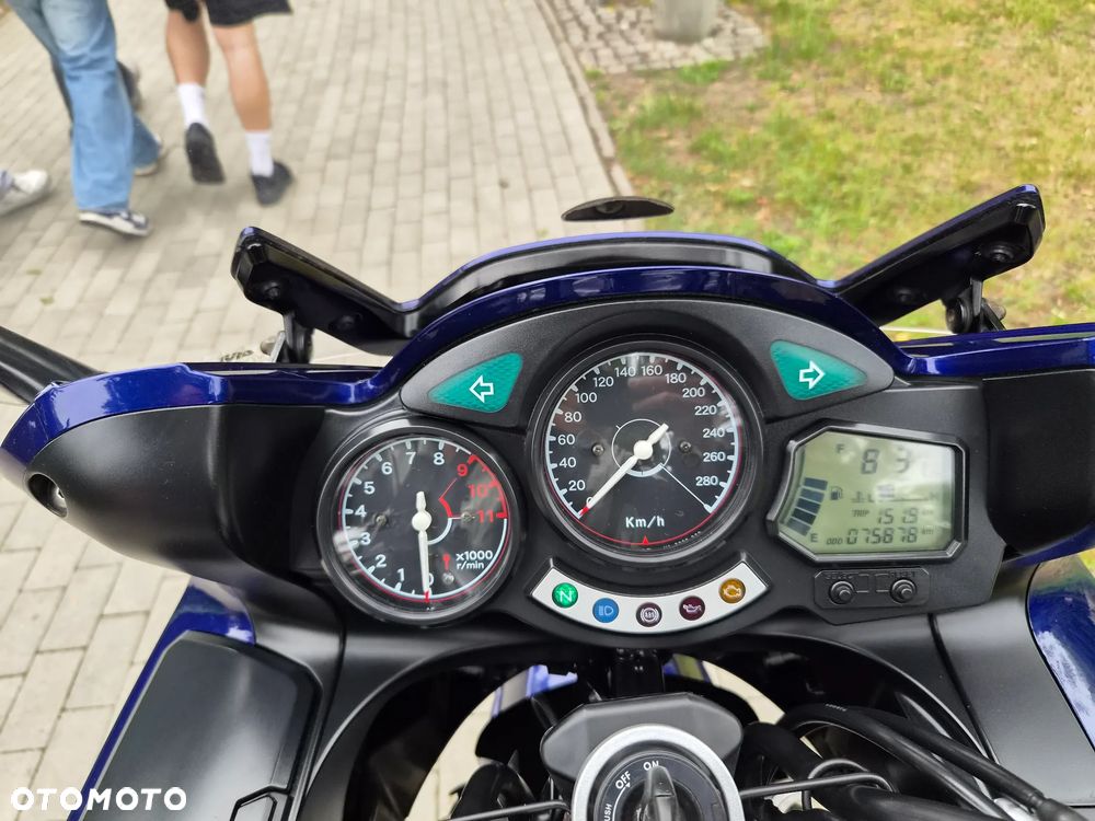 Yamaha FJR - 29