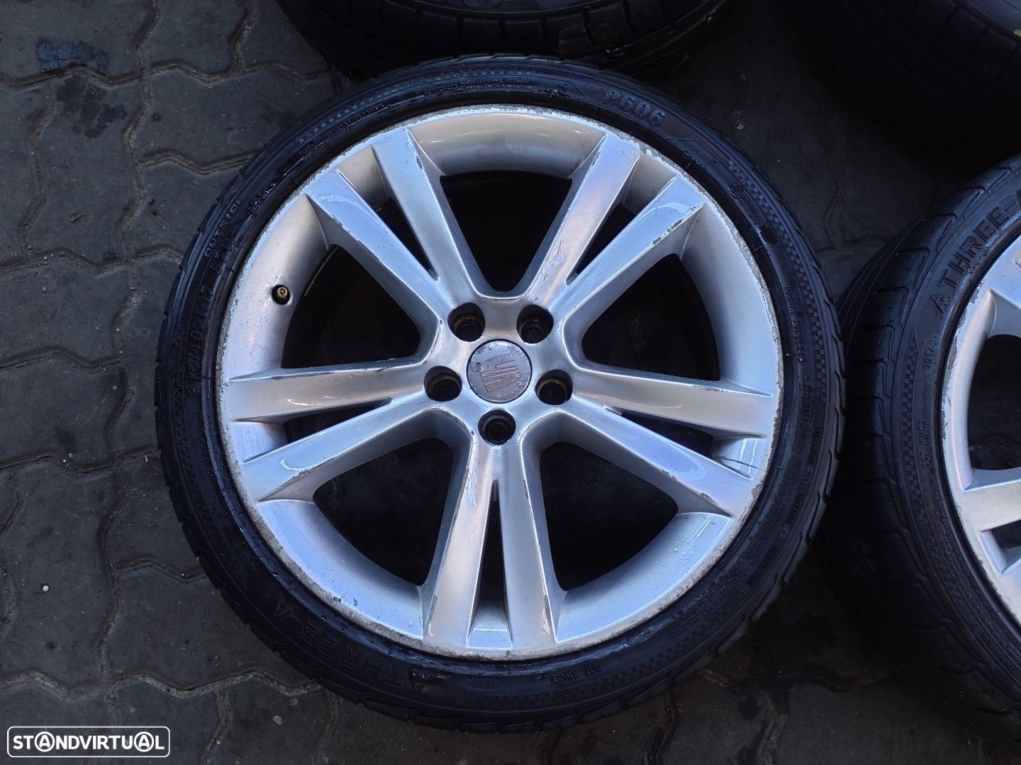 Jantes SEAT R17 com pneus 215/40 furação 5x112 - 2