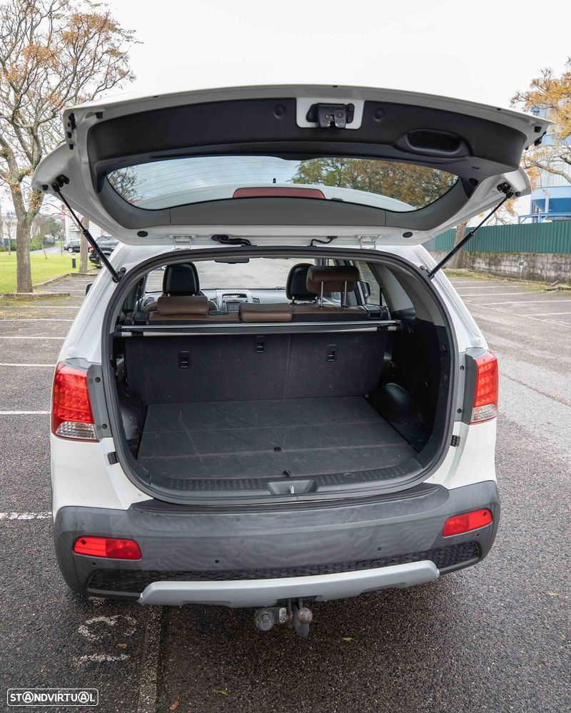 Kia Sorento 2.0 CRDi TX Tecto Panorâmico - 37