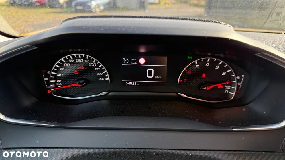 Peugeot 208 ver-1-2-puretech-allure-s-s - 25