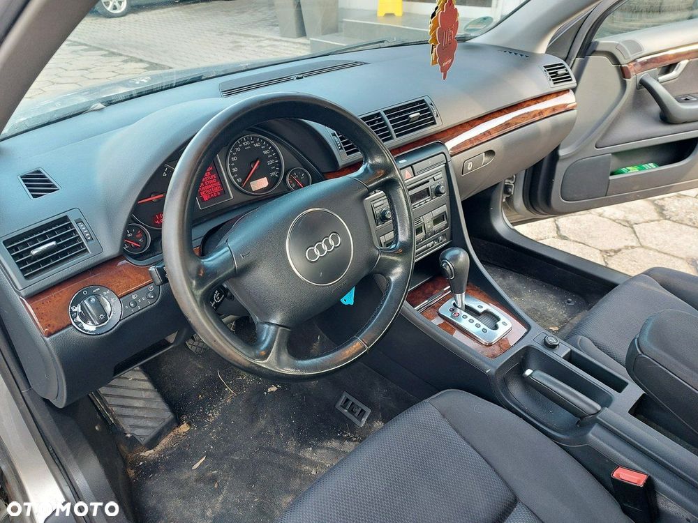 Audi A4 Avant - 11