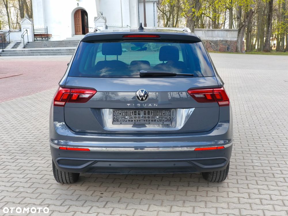 Volkswagen Tiguan - 12