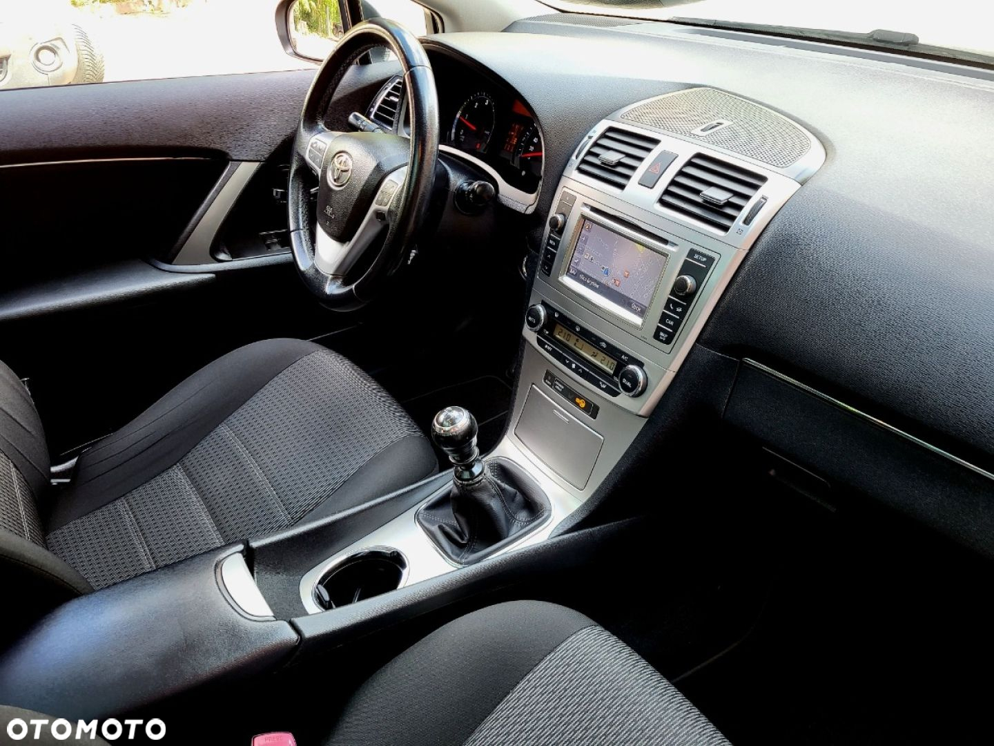 Toyota Avensis - 9