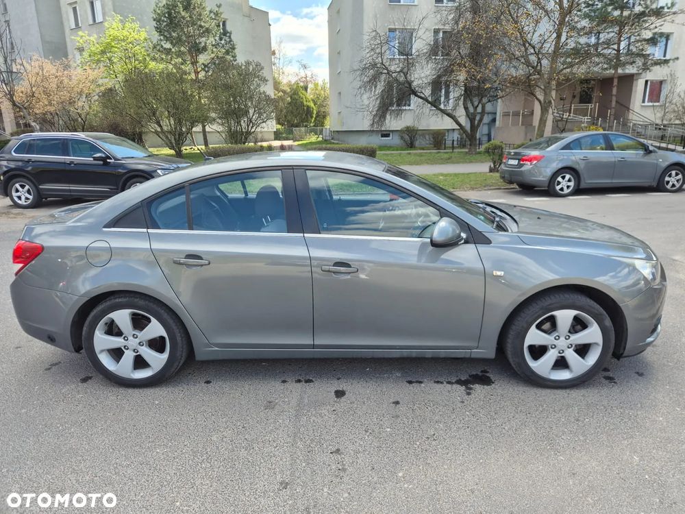 Chevrolet Cruze 1.8 LT+ - 4