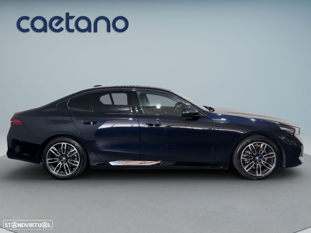 BMW 530 e Pack Desportivo M - 5