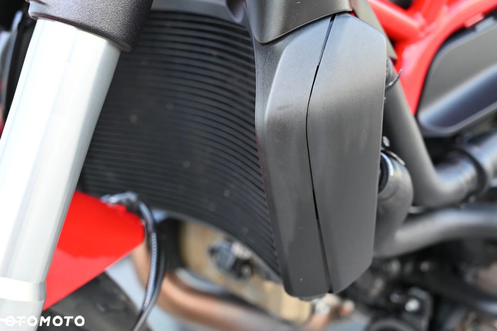 Ducati Monster - 11