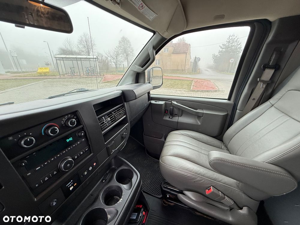 Chevrolet Express - 15