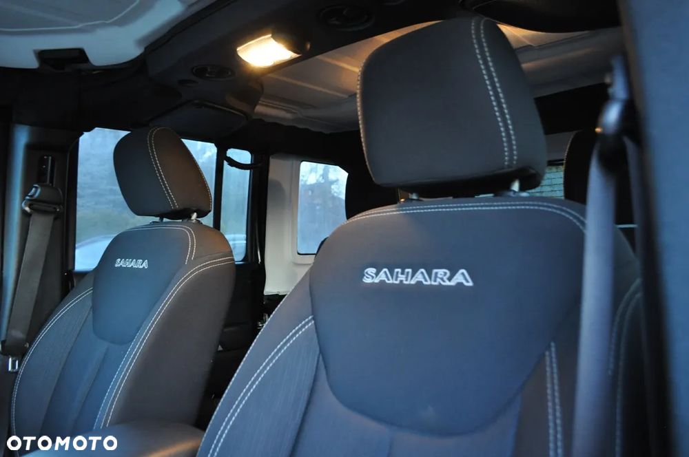 Jeep Wrangler 3.6 Unlim Sahara - 19