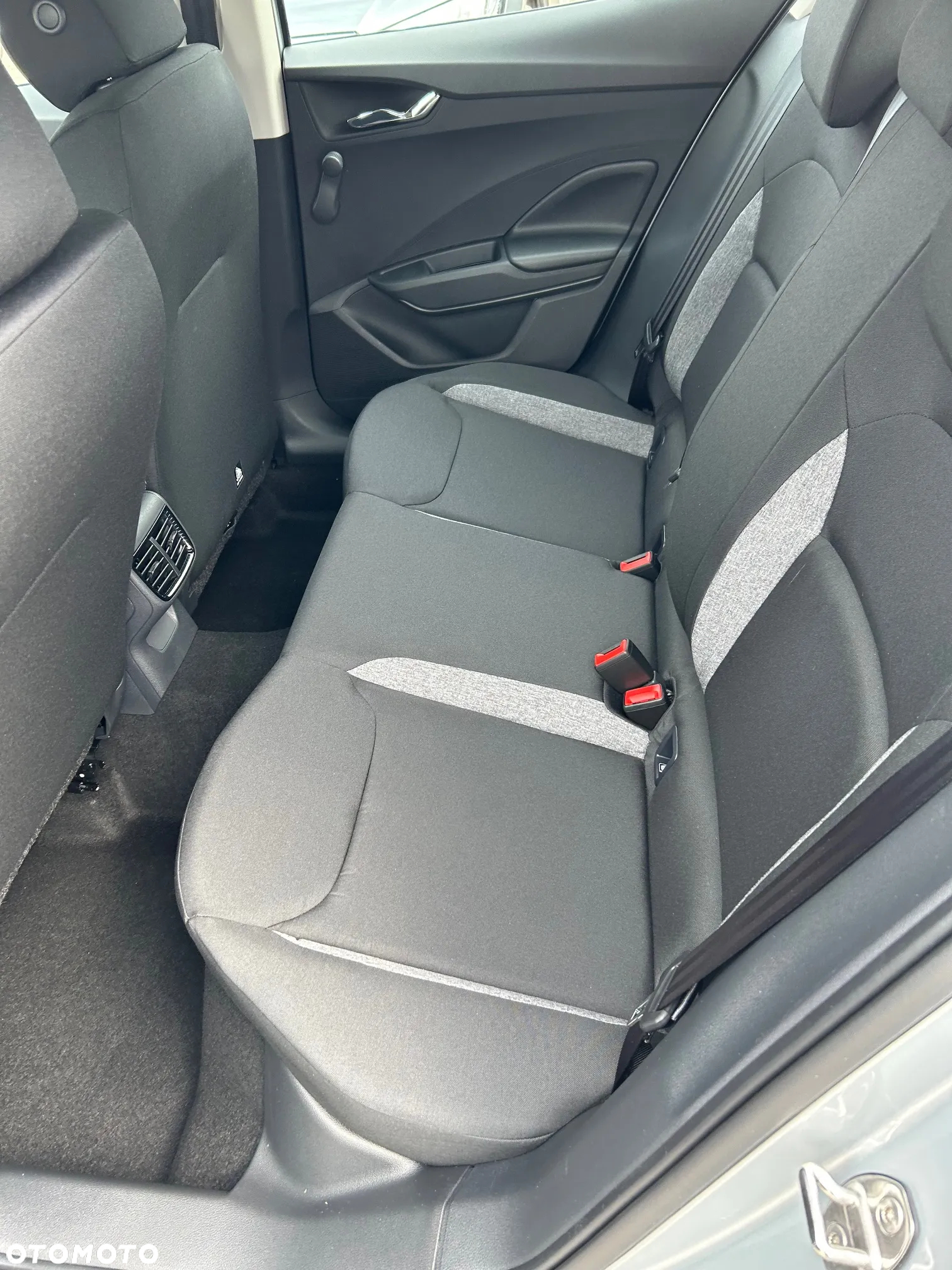 Skoda Fabia 1.0 Essence - 11