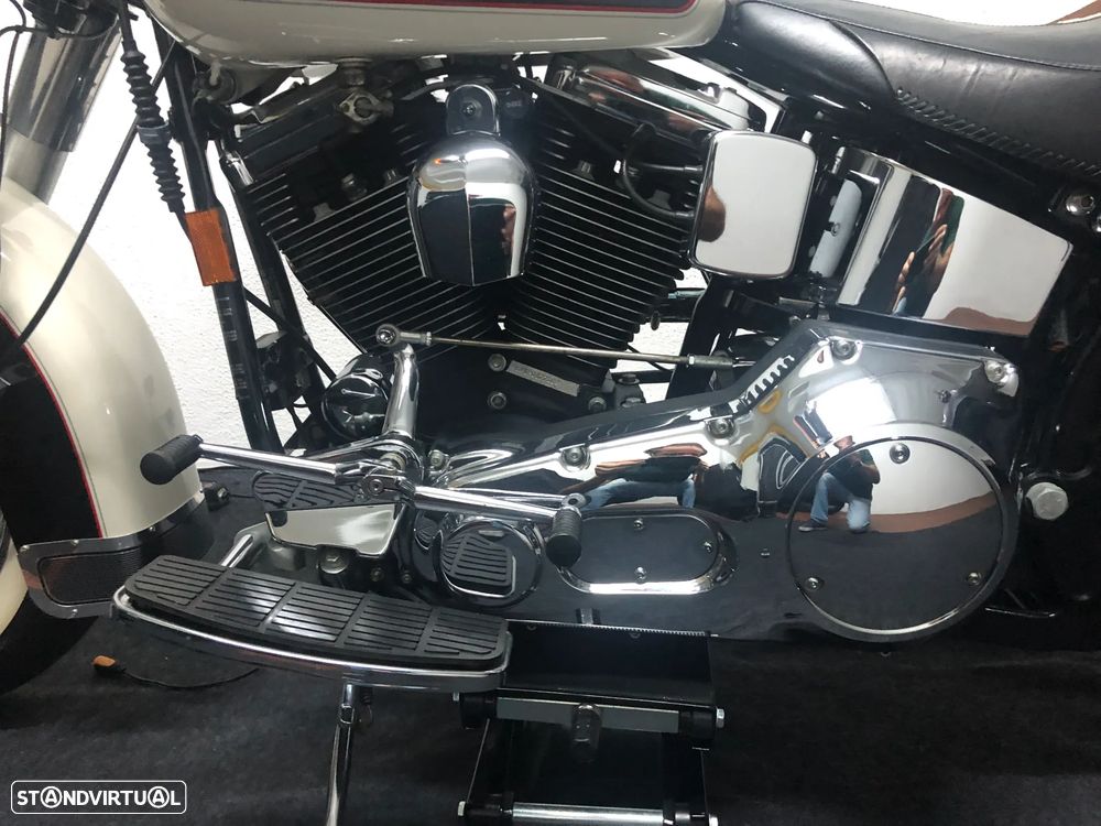 Harley-Davidson FLST FLSTN HERITAGE SOFTAIL NOSTALGIA - 24
