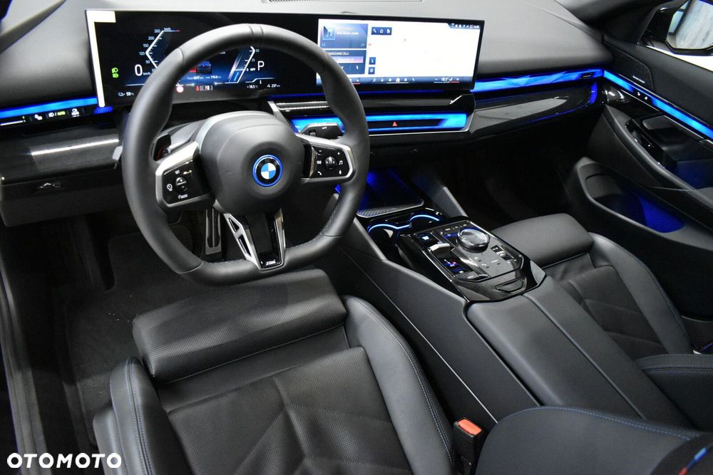 BMW i5 - 5