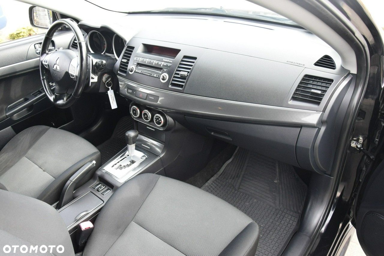 Mitsubishi Lancer 1.8 CVT Intense - 22