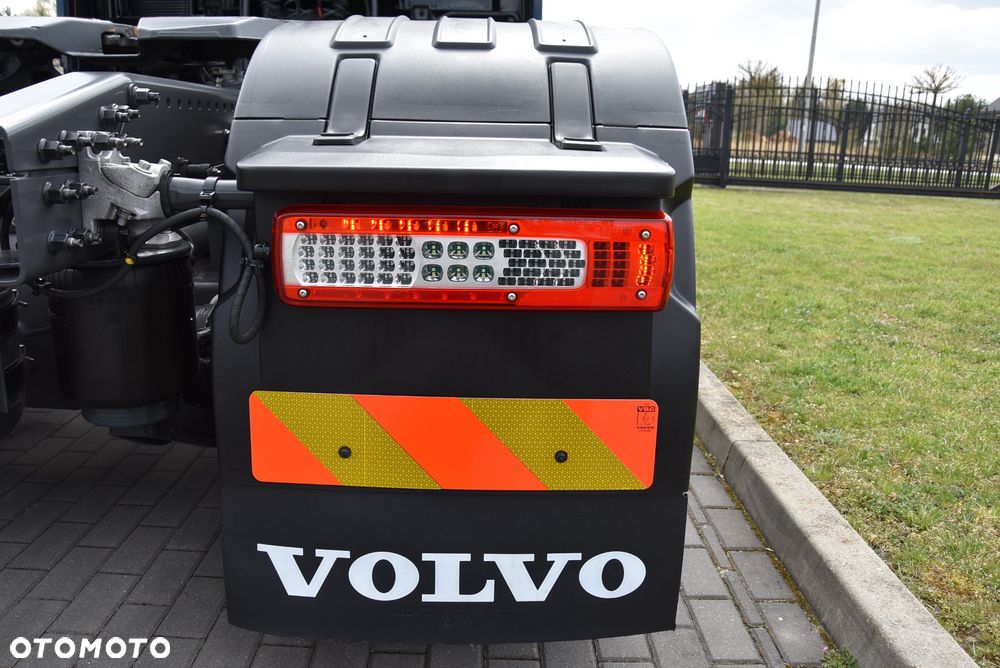 Volvo FH5 540 EURO6 / GLOBETROTTER XL / FULL-LED / KLIMA POSTOJOWA / NAWIGACJA / KAMERY / ALU FELGI / SKÓRY / CAŁY NA PODUSZKACH / TV / FULL OPCJA / STAN IDEALNY ! ! ! - 22