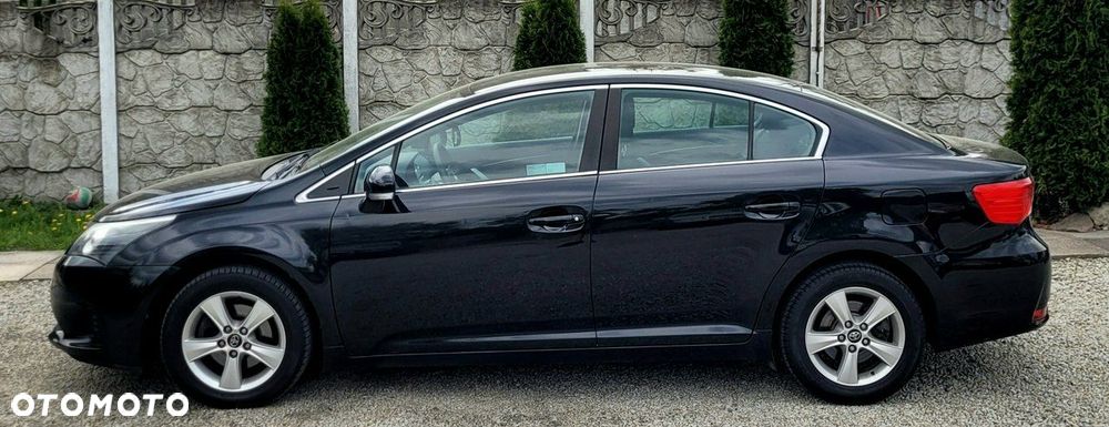 Toyota Avensis 2.0 D-4D Sol - 2