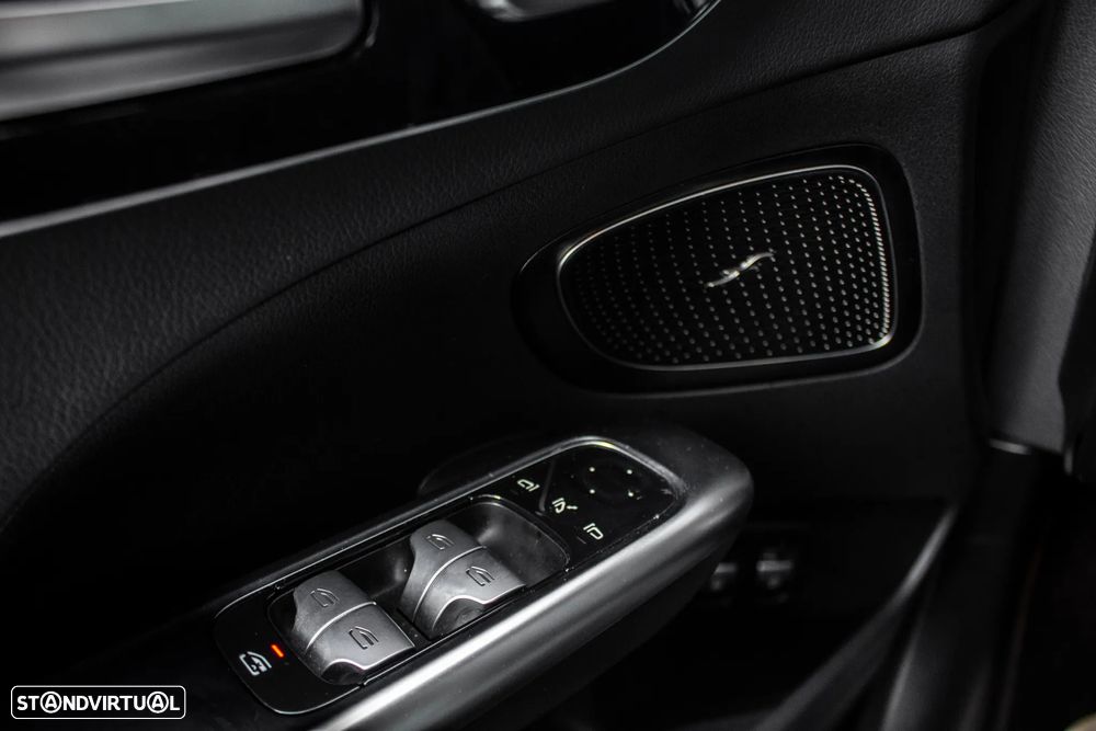 Mercedes-Benz C 300 e AMG Line - 22