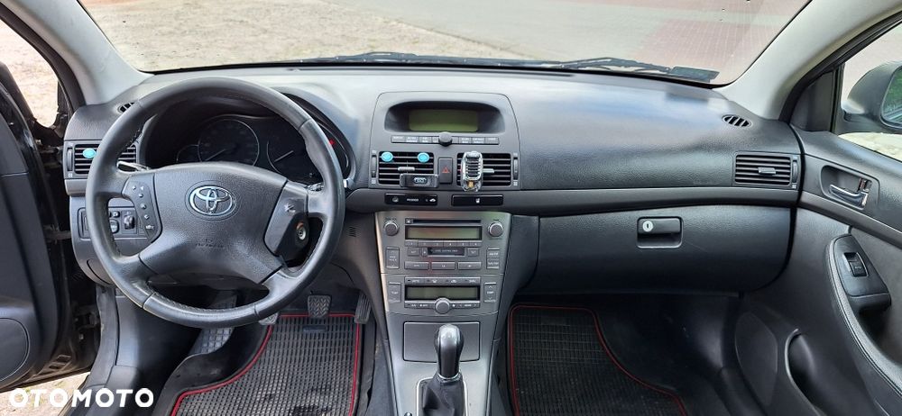 Toyota Avensis - 8