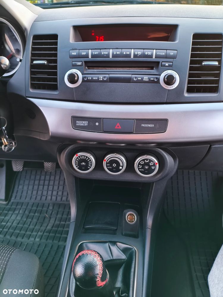 Mitsubishi Lancer 1.8 Inform - 16