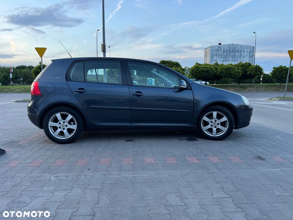 Volkswagen Golf - 5
