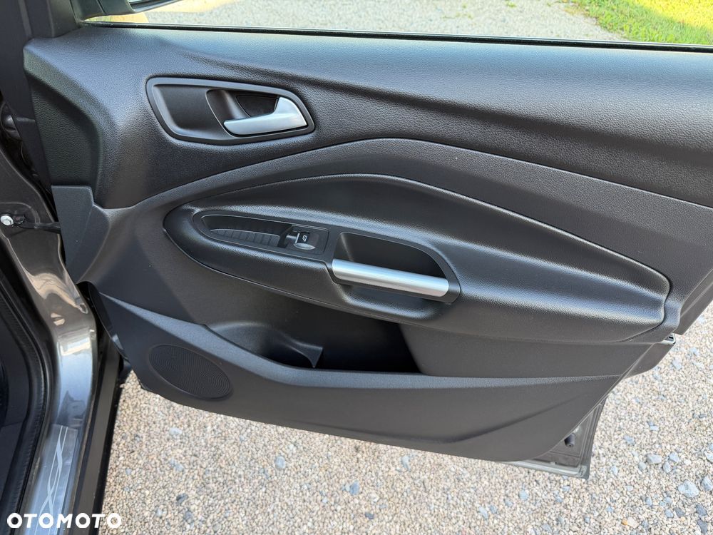 Ford Kuga 2.0 TDCi AWD Titanium - 30