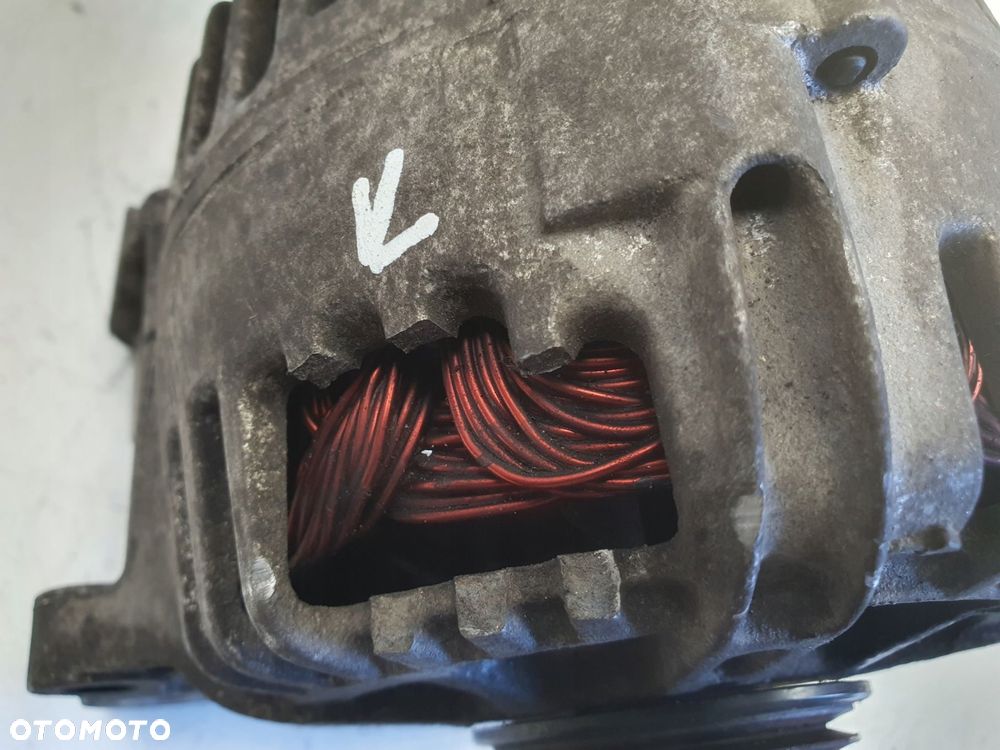 ALTERNATOR VW Golf V 1.6 FSI _ valeo 03C903023B 110A Alternator Oryginał - 9