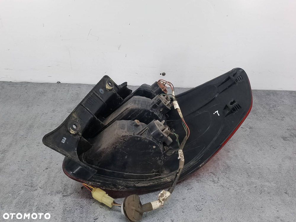 LAMPA TYLNA LEWA SUZUKI SX 4 I 220-16684 - 5