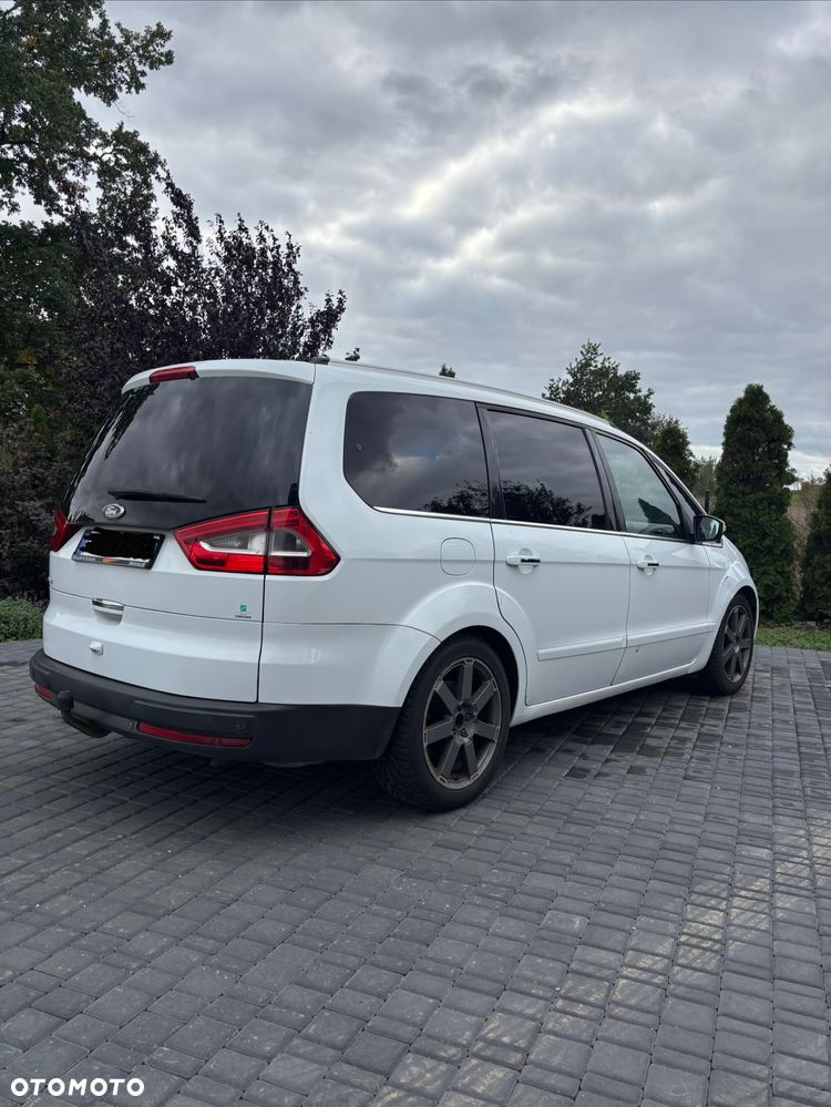 Ford Galaxy - 8