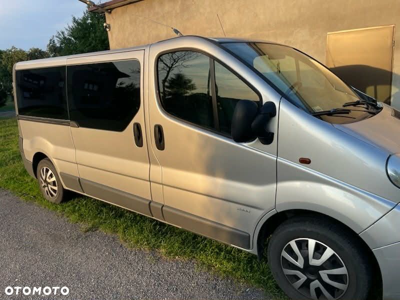 Opel Vivaro - 1