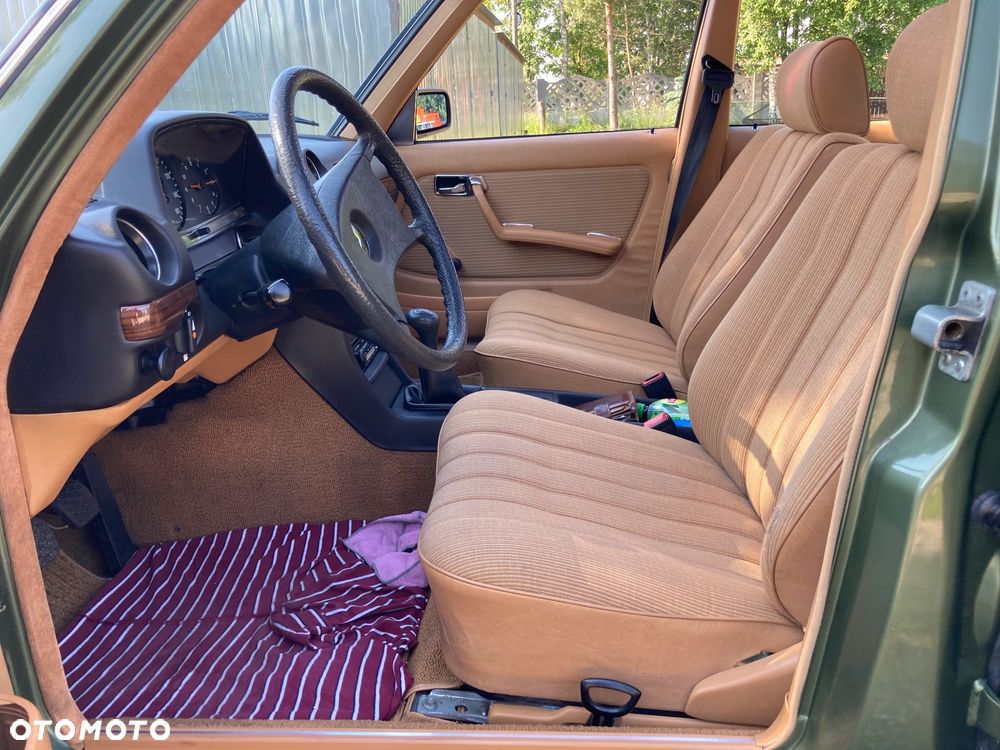 Mercedes-Benz W123 - 22