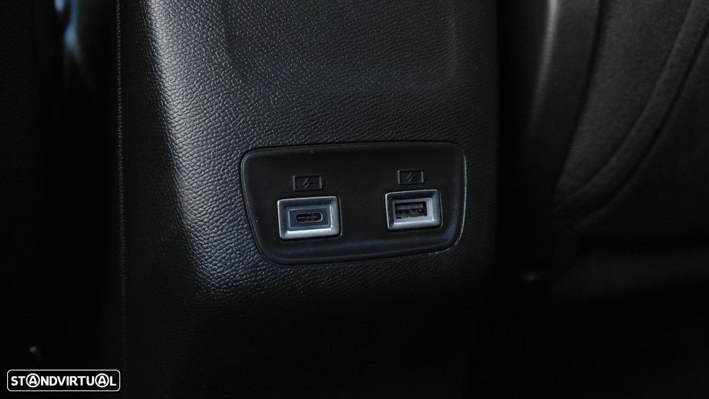 Peugeot e-2008 54 kWh Allure - 15