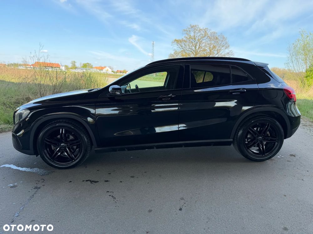 Mercedes-Benz GLA 220 d AMG Line - 3
