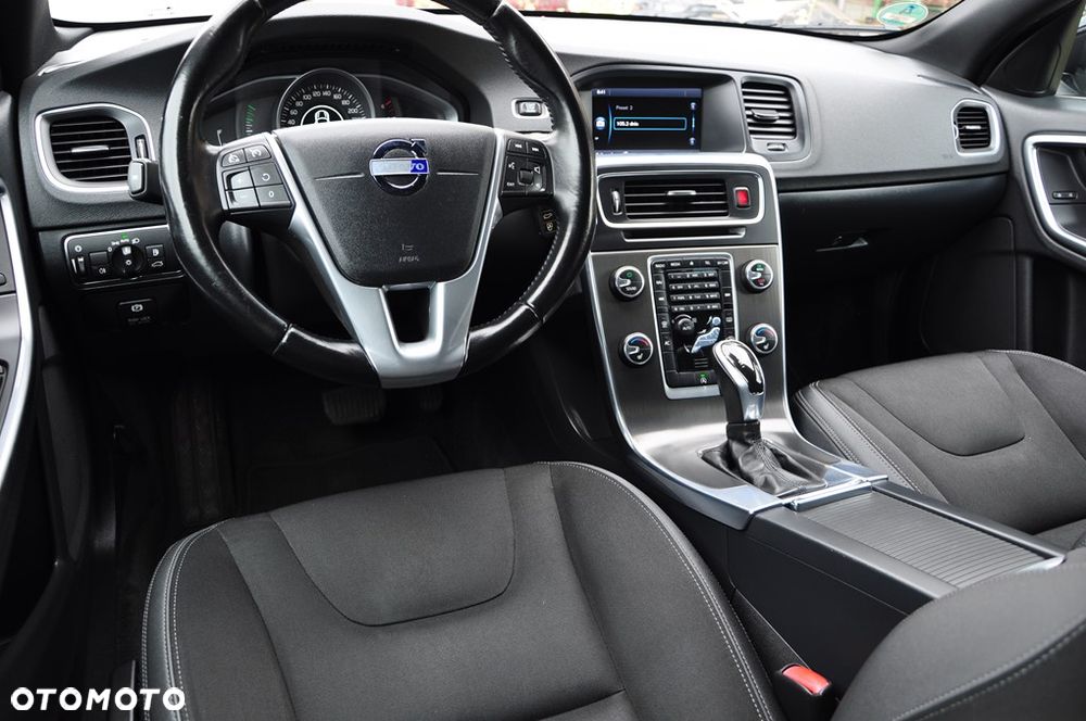 Volvo V60 D3 Geartronic Summum - 36