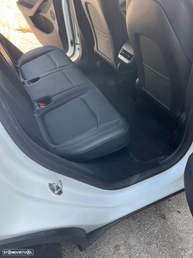Tesla Model Y Long Range Dual Motor AWD - 19