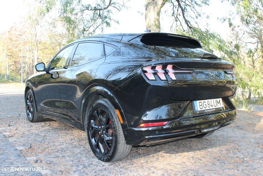 Ford Mustang Mach-E - 11