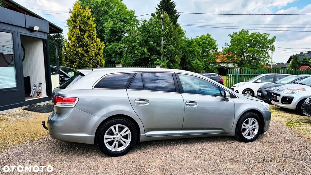 Toyota Avensis 2.0 Sol plus NAVI - 12