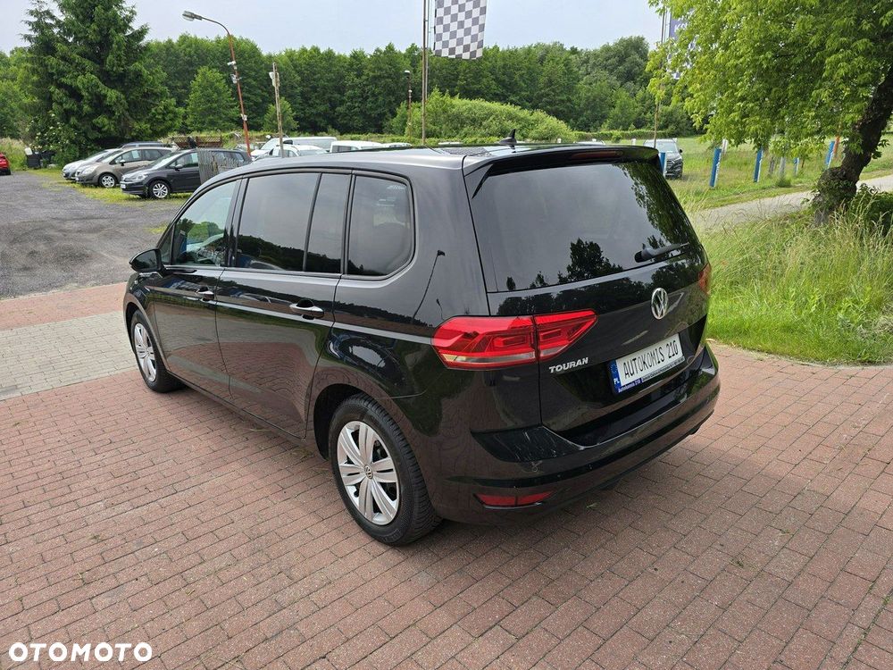 Volkswagen Touran - 5