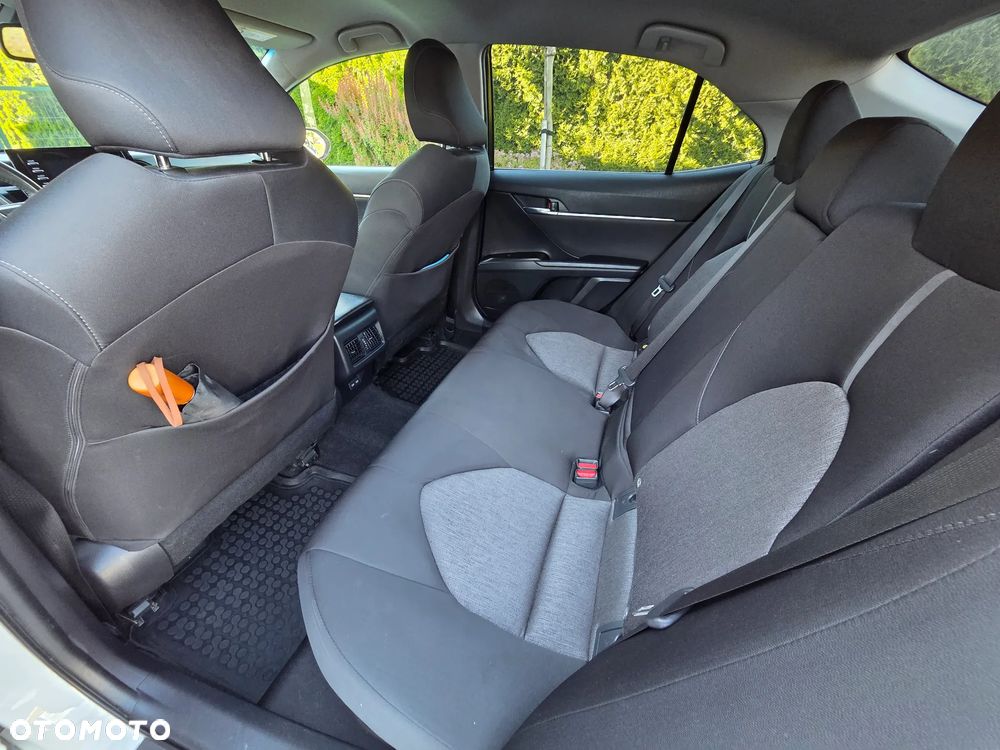 Toyota Camry 2.5 Hybrid Comfort CVT - 18