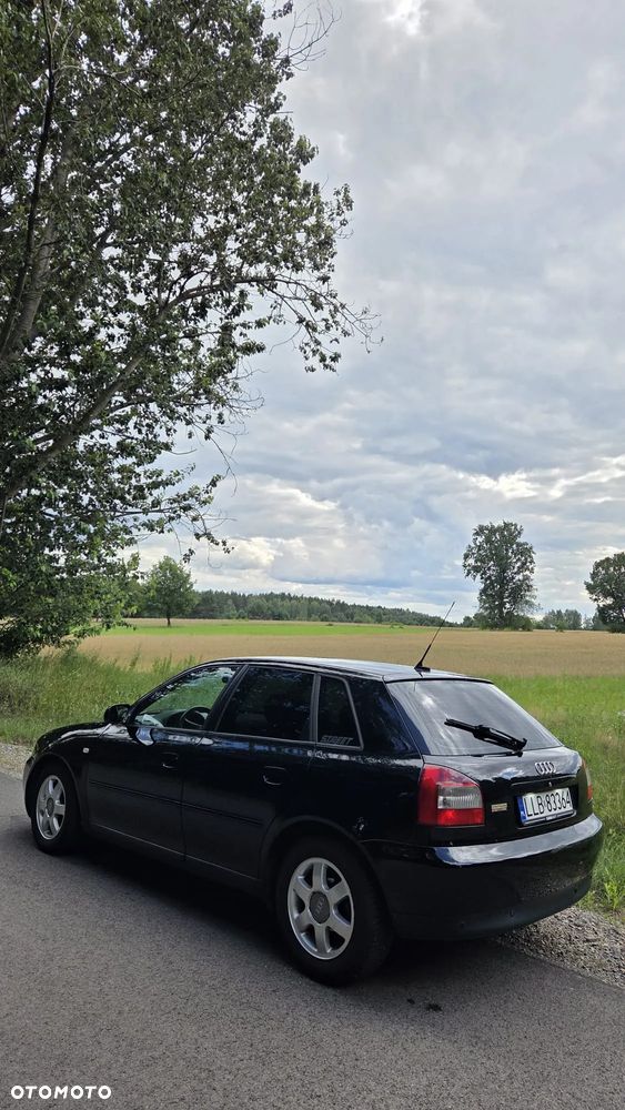Audi A3 Sportback 1.9 TDI Ambiente - 2