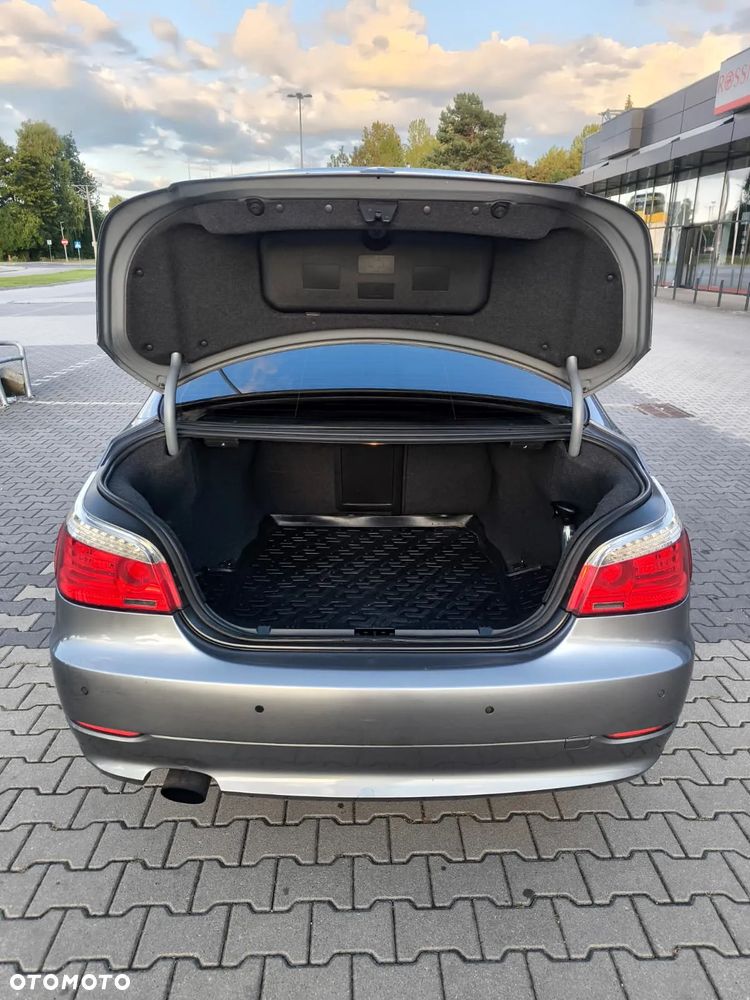 BMW Seria 5 520d - 26