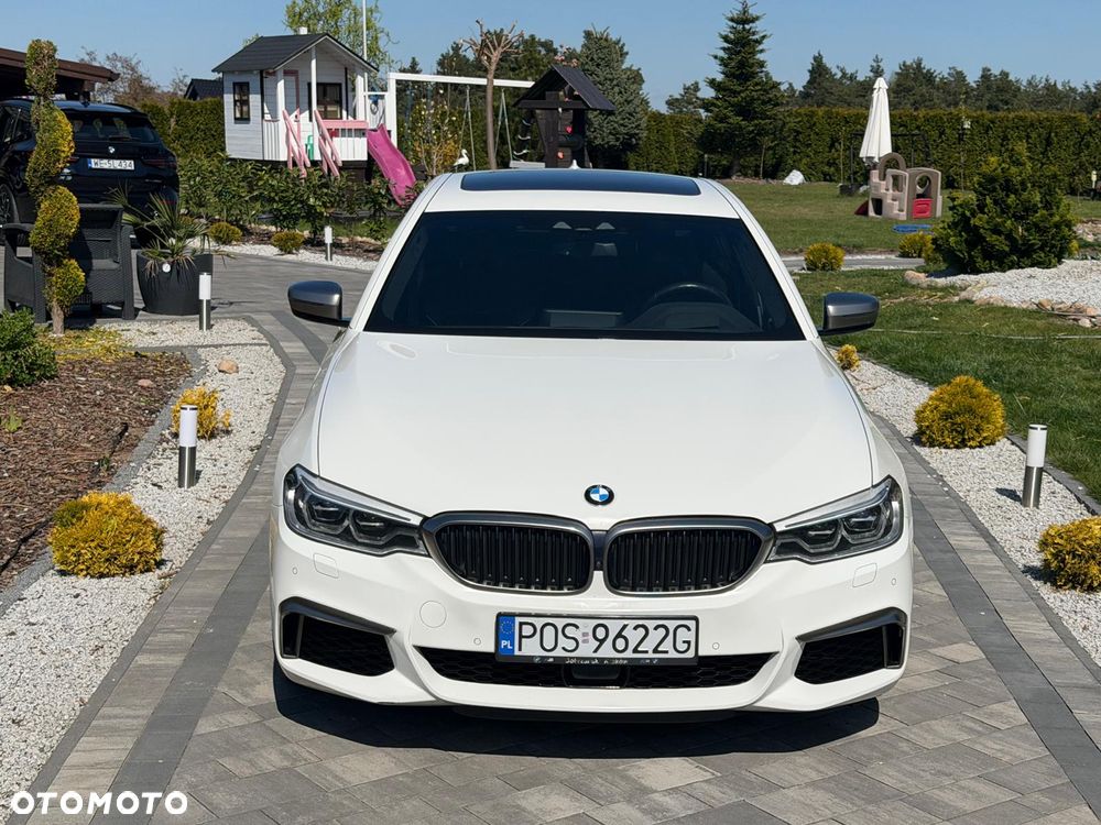 BMW Seria 5 M550i xDrive sport - 16