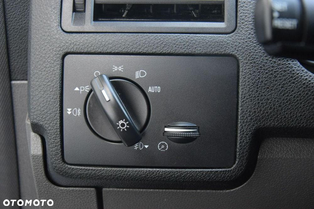 Ford Kuga 2.0 TDCi 4x4 Titanium - 24