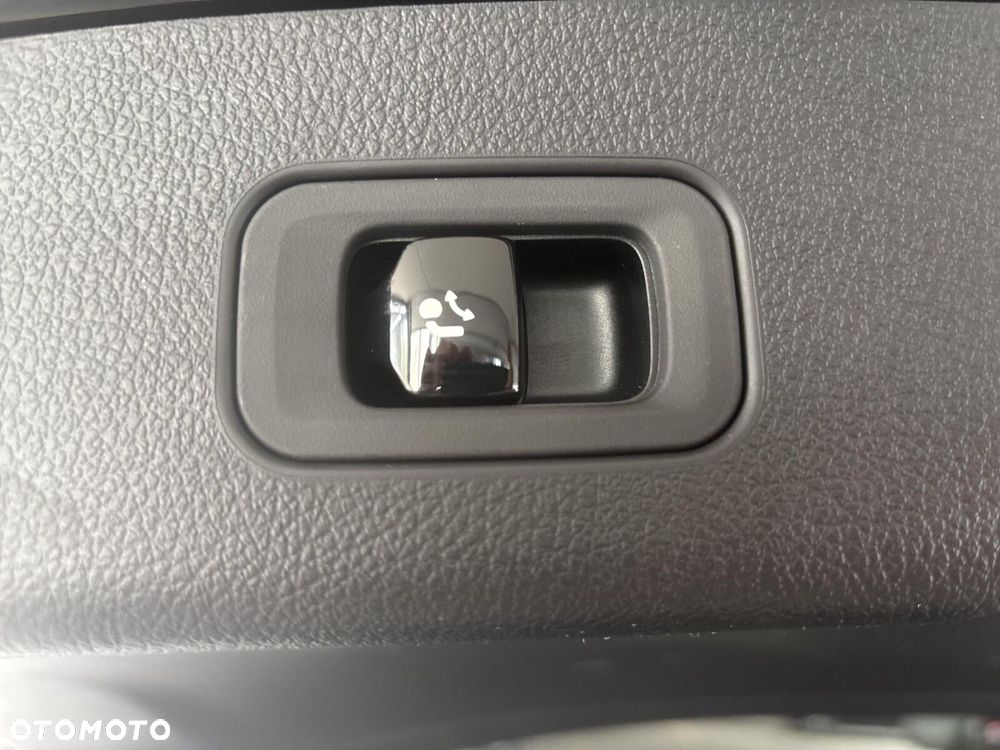 Mercedes-Benz GLC - 28