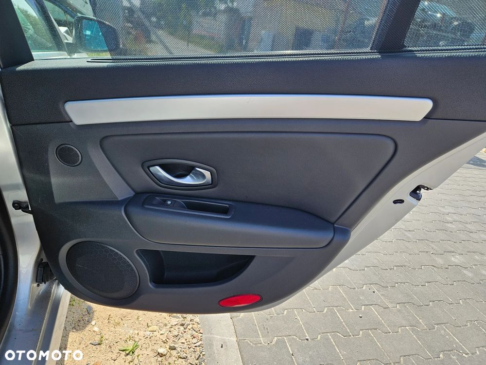 Tapicerka boczek drzwi lewy prawy przód tył Renault Laguna 3 III kombi 2009r Europa - 2