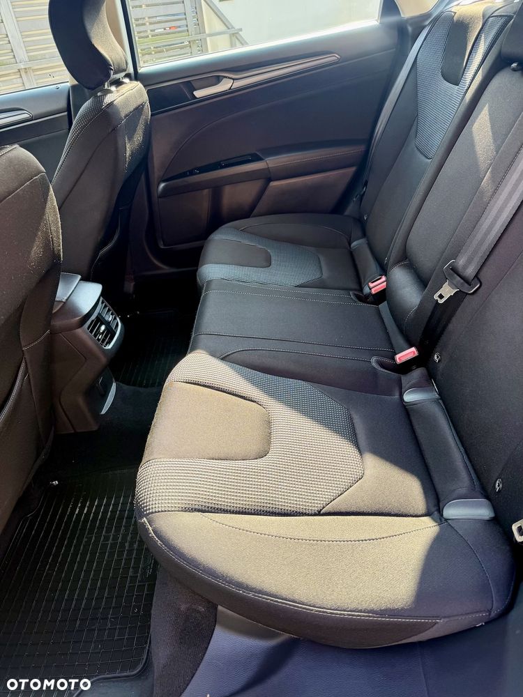 Ford Mondeo 2.0 EcoBlue Titanium - 28