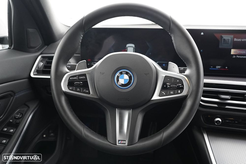 BMW 330 e Pack Desportivo M Auto - 16