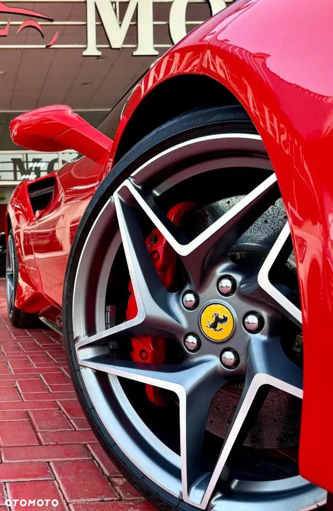 Ferrari 488 - 2