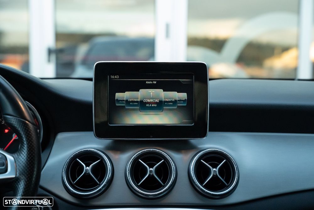 Mercedes-Benz CLA 180 d AMG Line - 10